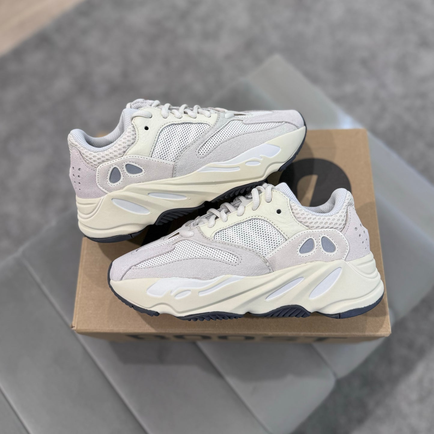YEEZY 700 'ANALOG'
