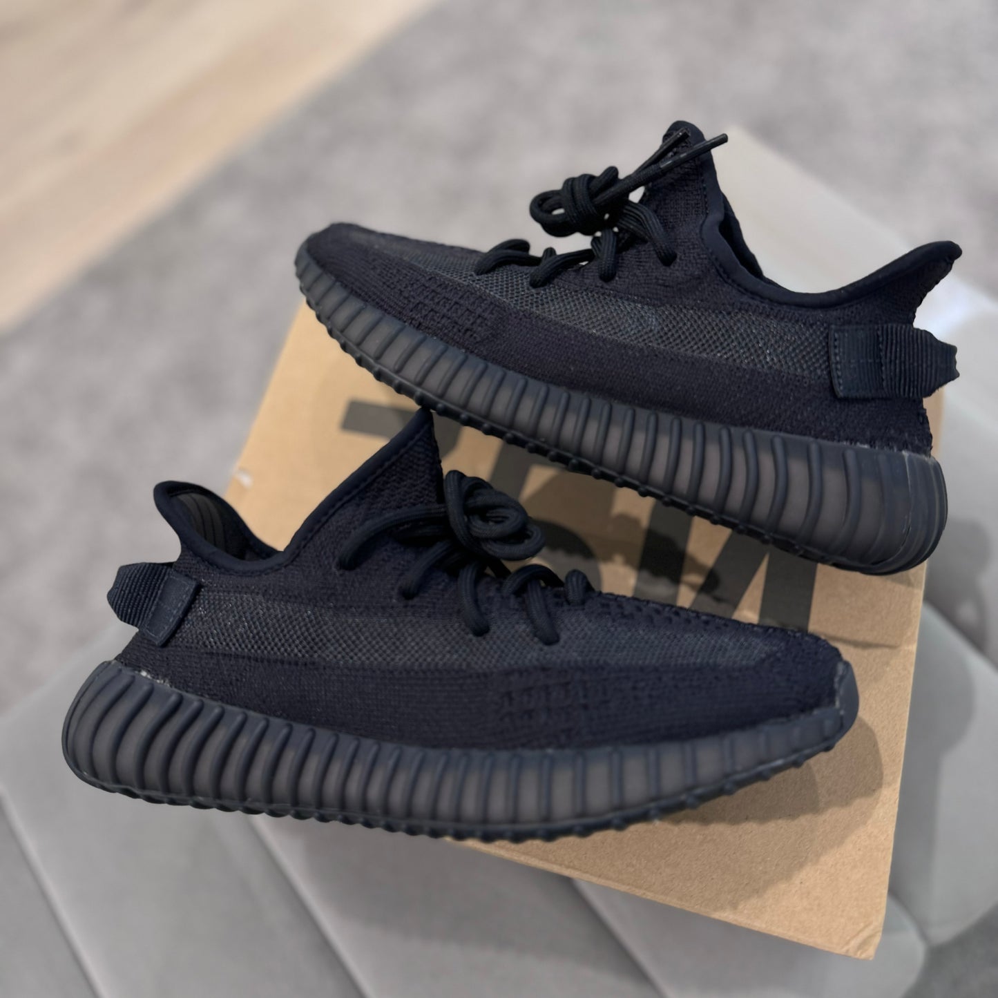 YEEZY 350 V2 'ONYX'