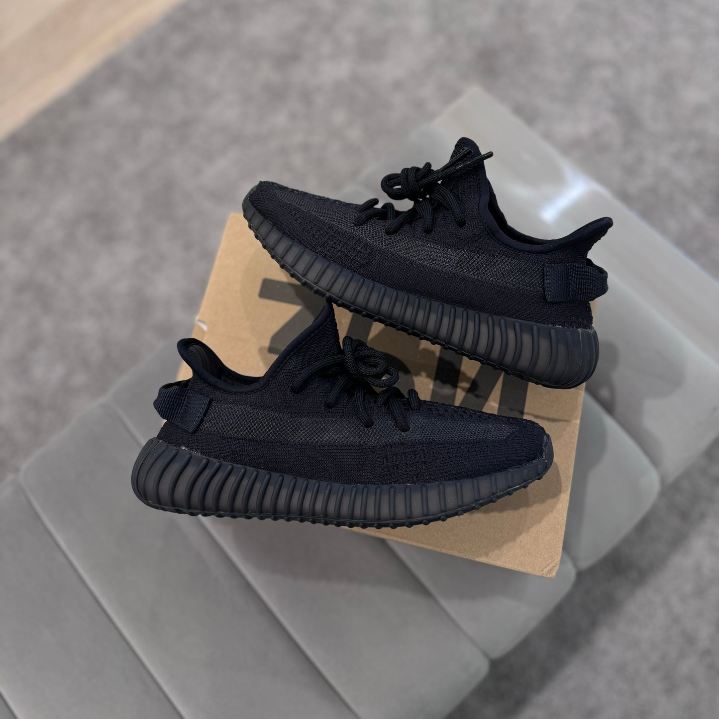 YEEZY 350 V2 'ONYX'