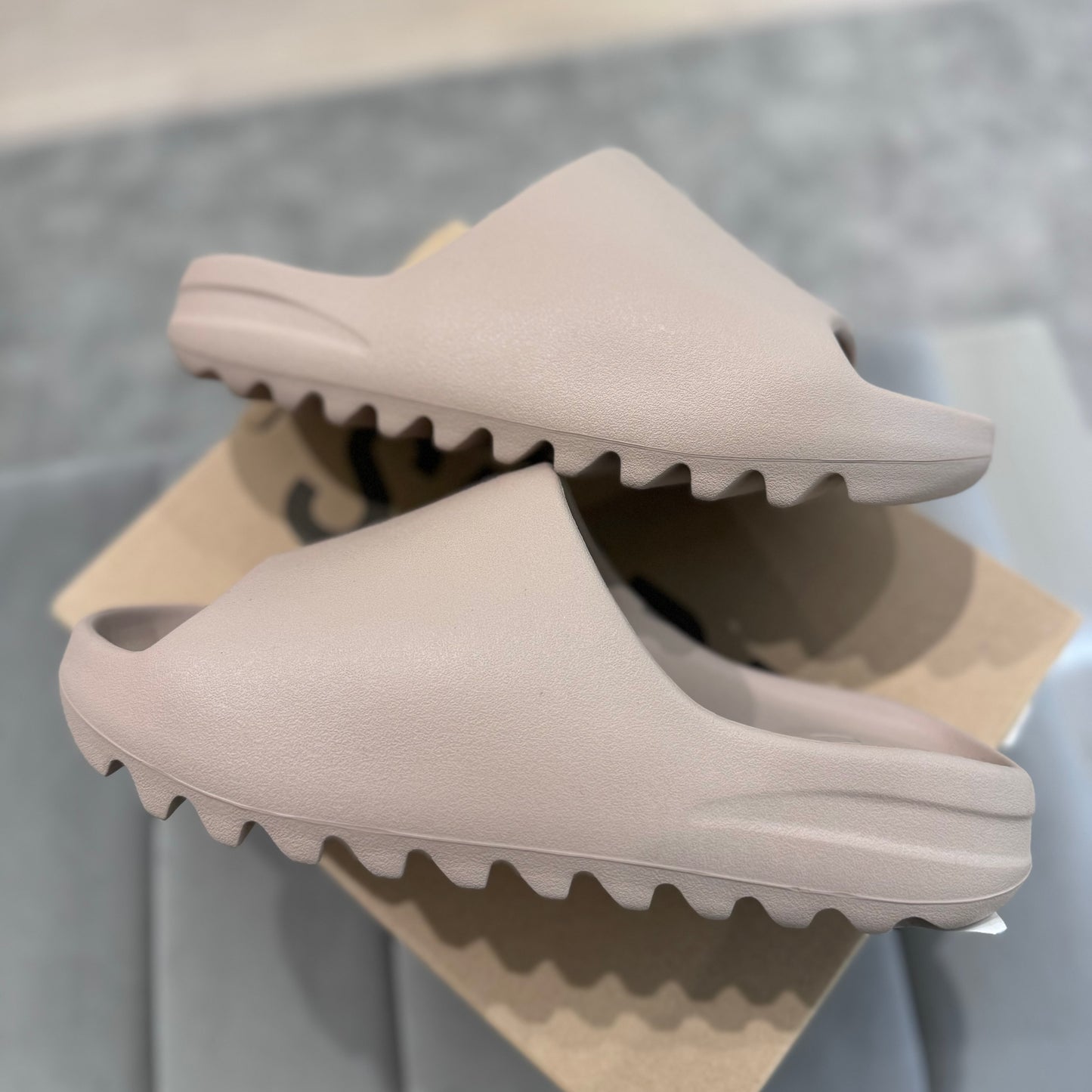 YEEZY SLIDE ‘PURE’