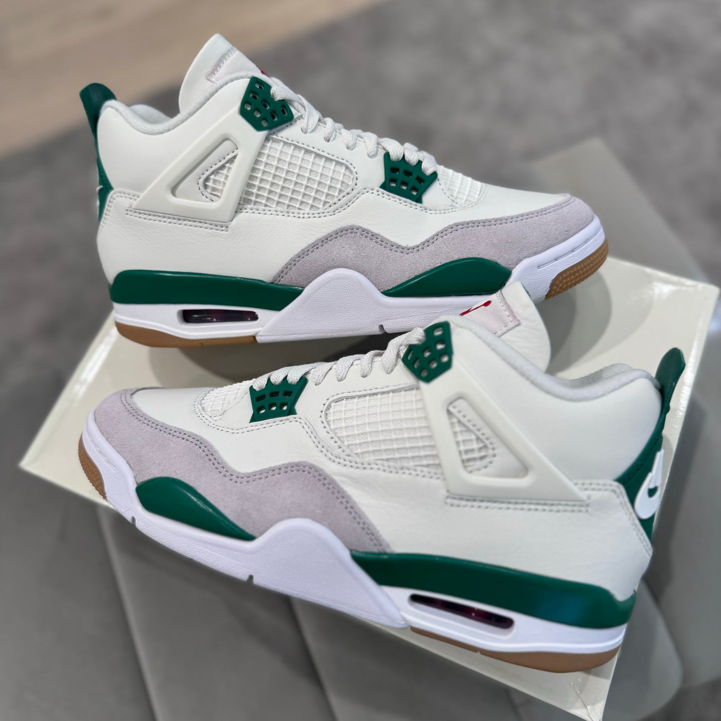 JORDAN 4 SB ‘PINE GREEN'