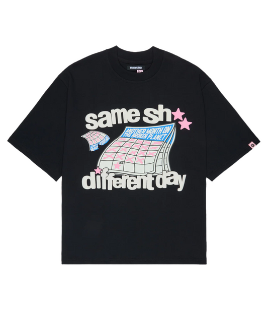 BROKEN PLANET DIFFERENT DAY TEE BLACK
