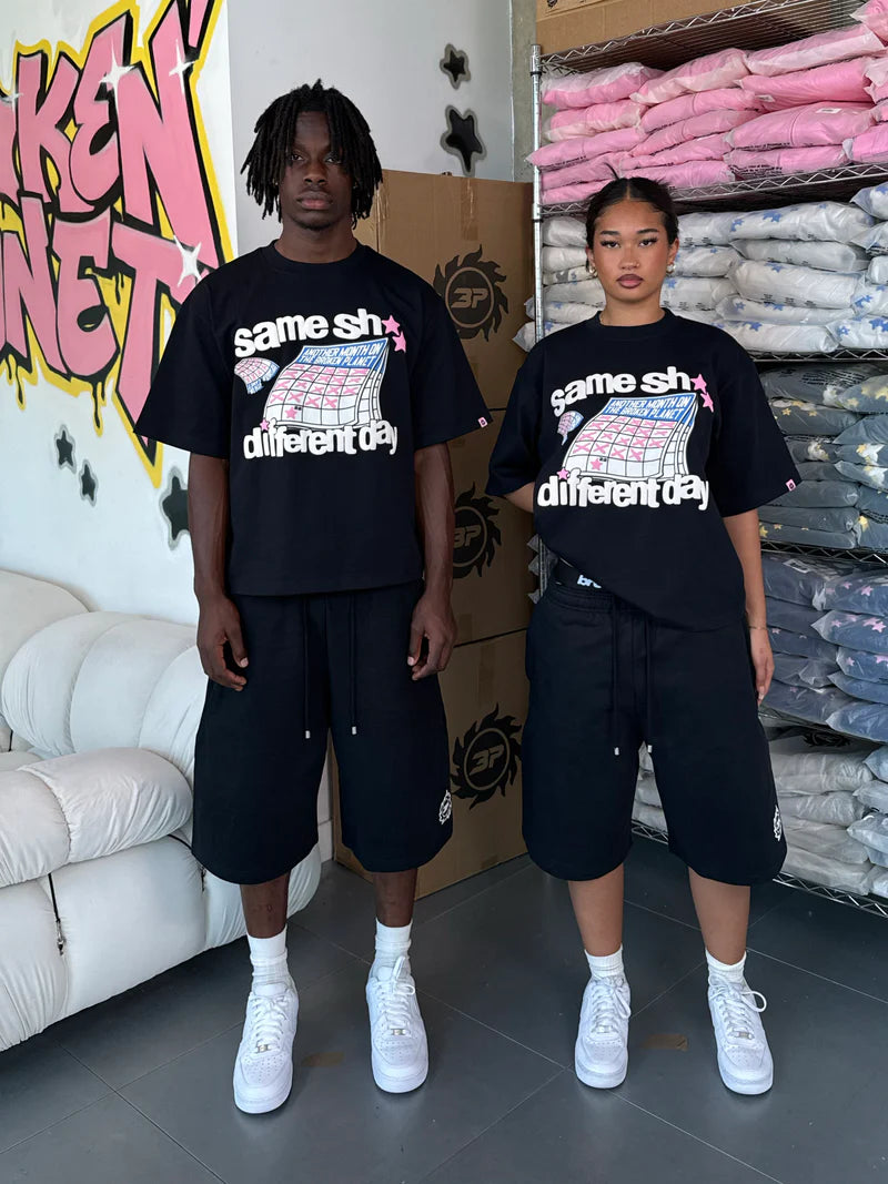 BROKEN PLANET DIFFERENT DAY TEE BLACK