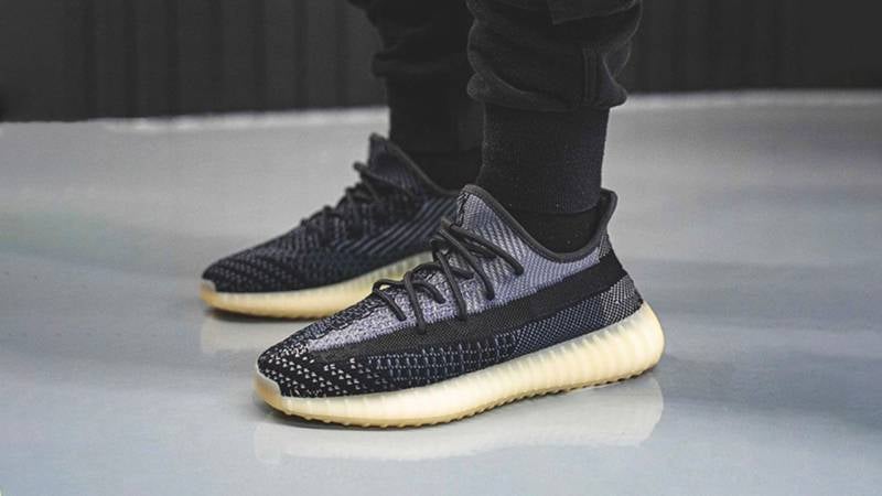 YEEZY 350 V2 ‘CARBON’