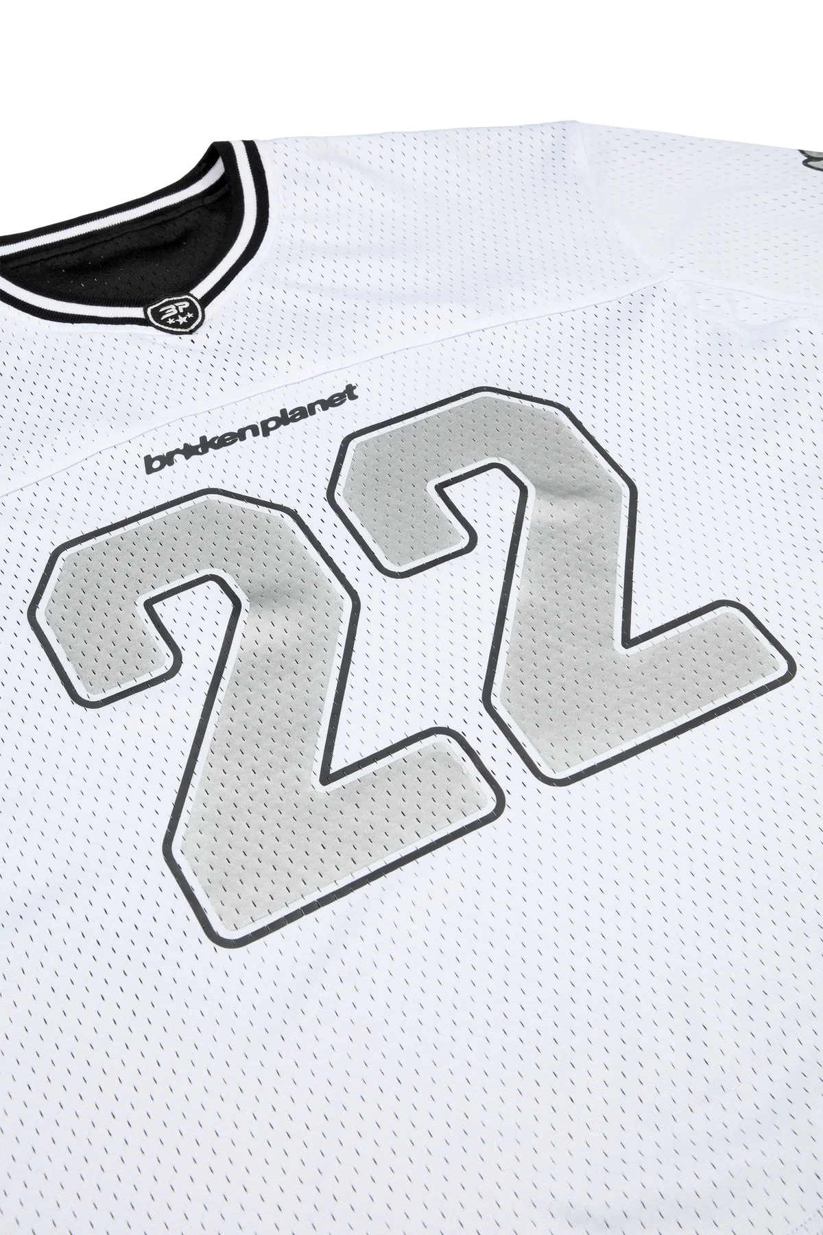 BROKEN PLANET REVERSIBLE MESH JERSEY BLACK WHITE